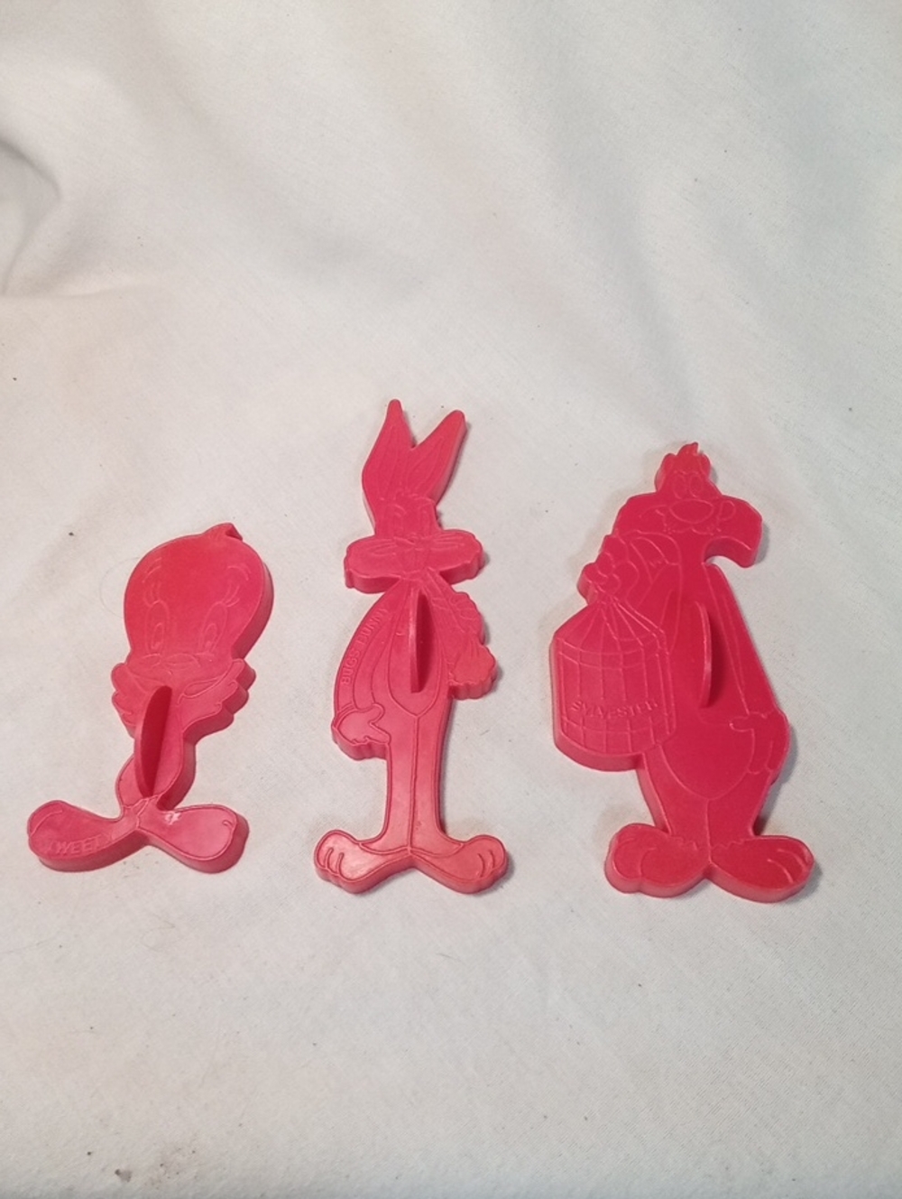Vintage 1978.Warner Bros. Looney Tunes Red Character Cookie Cutters - Set of 3